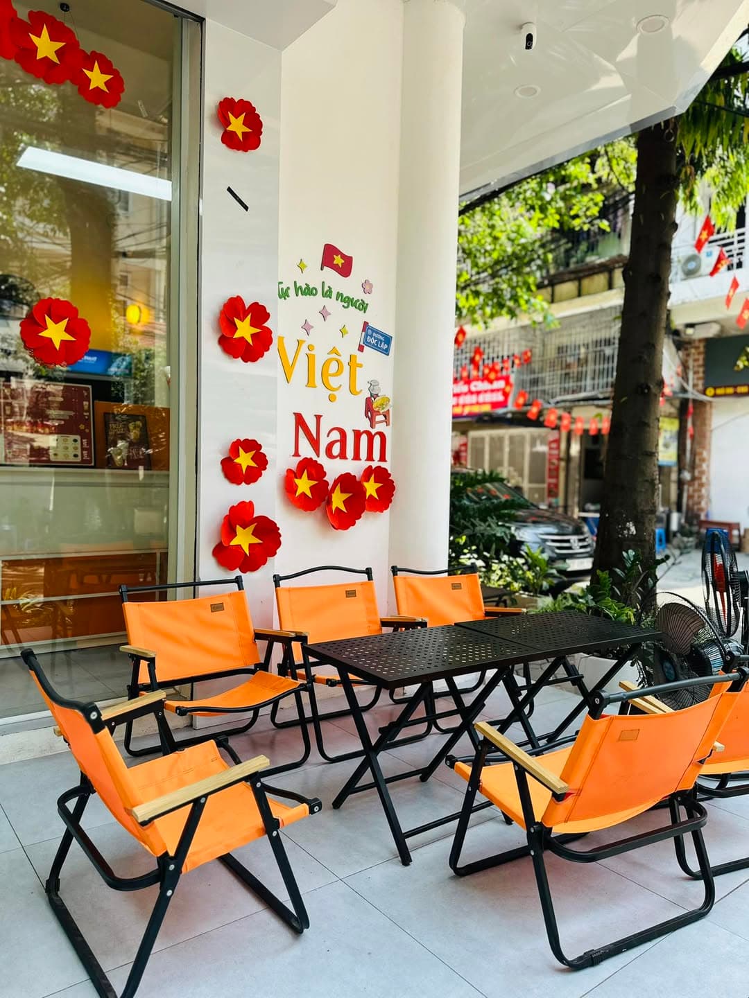 Không gian ngồi ngoài trời tại Winggo Nghĩa Tân